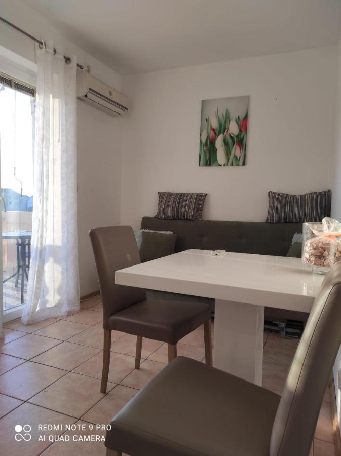 Apartments Golic Biograd Na Moru Exteriör bild