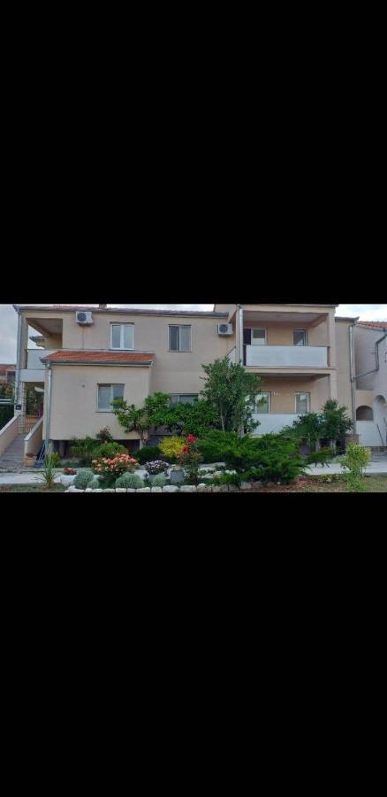 Apartments Golic Biograd Na Moru Exteriör bild