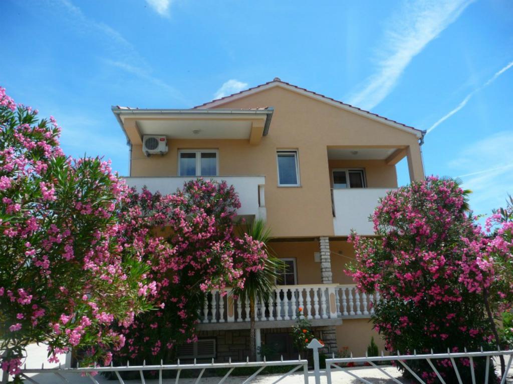 Apartments Golic Biograd Na Moru Exteriör bild