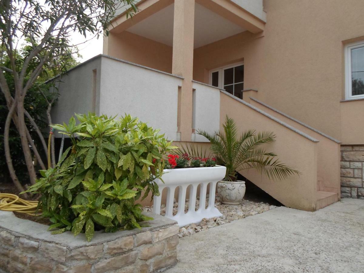 Apartments Golic Biograd Na Moru Exteriör bild